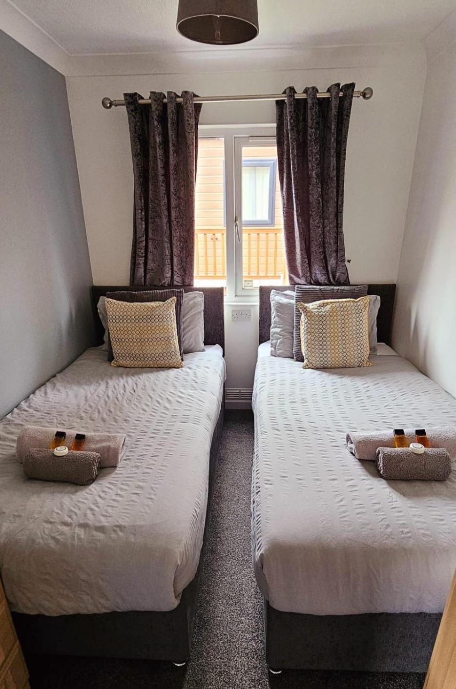 Tranquil Lodge Hot Tub And Free Golf Swarland Exteriér fotografie